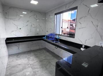imovel_6115_41847.jpg · .Apartamento amplo e bem localizado no bairro Sao Sebastião. . Sala espaçosa com sacada,banho social