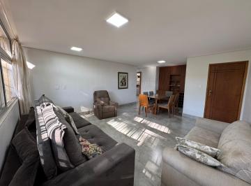 Apartamento de 3 quartos, Brasília · SQS206Sul/126m2/3Qtos/1Ste/Escritório c/banheiro/Armários Planej/1 vaga coberta