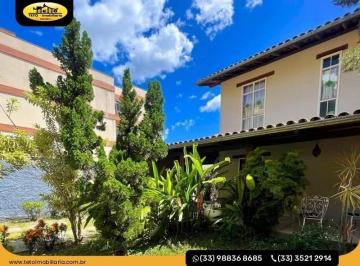 Casa · 207m² · 3 Quartos · 2 Vagas · Excelente casa residencial à venda localizada no Centro