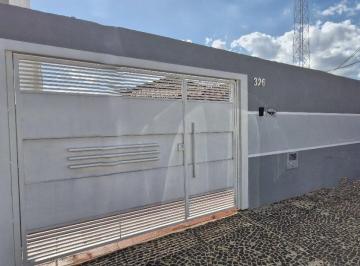 Casa · 132m² · 2 Quartos · 3 Vagas · Casa à venda no Jardim São Paulo com Americana com 2 quartos (1 suíte) e 3 vagas de garagem 