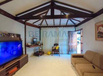 Casa · 300m² · 4 Quartos · 3 Vagas · Casa à Venda com 3 Quartos, 1 Suíte, 2 Vagas de Garagem Cobertas – QS 8, Areal - Águas Claras