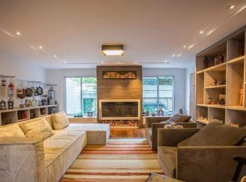 Casa · 460m² · 5 Quartos · 2 Vagas · Sobrado de 460m² no Bairro Saúde em São Paulo - SP 