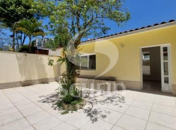 Casa · 140m² · 3 Quartos · 3 Vagas · Casa a venda no Alto da Boa Vista com 3 quartos, 1 suíte, 3 vagas, quintal com churrasqueira!