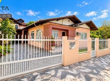 92789adbe114f9db8b7d4fee5cd63c50bc3f5804 · Casa com 3 dormitórios à venda, 210 m² por R$ 650.000 - Vorstadt - Blumenau/SC. Próximo ao City Figu