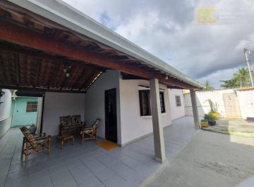 3331ddc1050436d1872afbfdf416c3e58b5c0d6e · Casa com piscina em bairro residencial - Jardim Peruíbe/SP