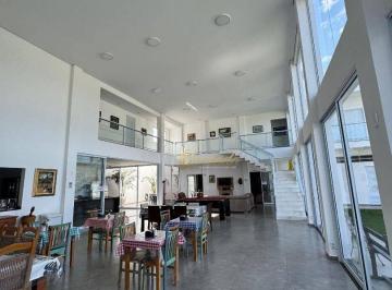 f1e41bd99d2868d4241c52b5994a6748345d4058 · Chácara à venda, 6 suítes, casa de hóspedes, planejados, Colinas em Indaiatuba.