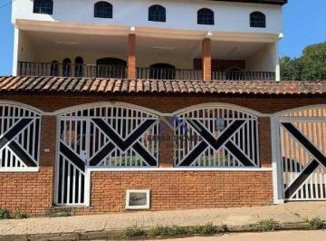 3ad4fc03560f8482a19eeeaf96b1fd7c616d8e3d · Casa Residencial / Botujuru