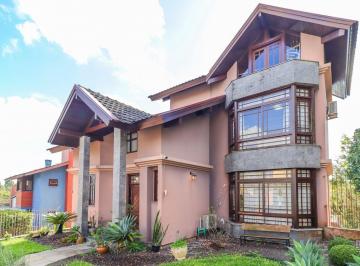 Casa · 350m² · 3 Quartos · 4 Vagas · Casa em Teresópolis