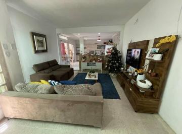 Casa de 3 quartos, Mogi das Cruzes · Casa com 3 Quartos e 2 banheiro à Venda, 135m² Mogi das Cruzes, São Paulo
