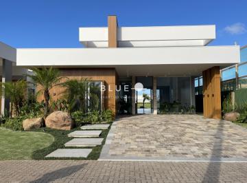 Casa · 265m² · 4 Quartos · 2 Vagas · Casa em Condomínio Fechado em Torres RS