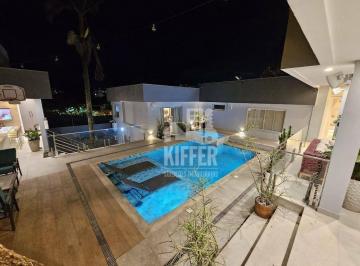 CASA SÃO FRANCISCO · Casa de Alto Padrão com 3 Suítes e Piscina Aquecida em São Francisco