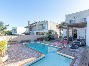 Casa · 174m² · 4 Quartos · 2 Vagas · Casa para Venda com 4 dormitórios no bairro Hípica