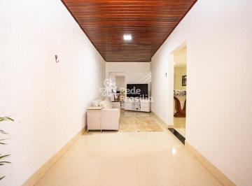 Casa · 200m² · 4 Quartos · 6 Vagas · QE 32 | Casa térrea nascente e na laje com 4 quartos - sendo 1 suíte - 6 vagas - aceita financiamen