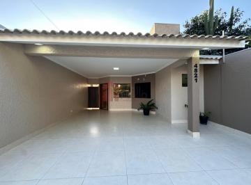 Foto 01 · Casa à venda em Umuarama-PR, Zona V: 4 quartos, 1 suíte, 2 salas, 3 banheiros, 6 vagas de garagem, 1