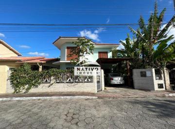 Casa · 216m² · 4 Quartos · 2 Vagas · Casa