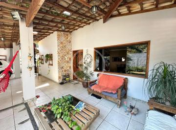 Casa · 136m² · 3 Quartos · 3 Vagas · Casa Linear - 03 quartos - 01 suíte - 03 vagas de garagem - área gourmet - quintal - Bairro Várzea -