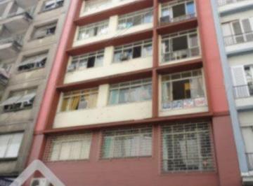02 · Apartamento estilo JK no Centro Histórico