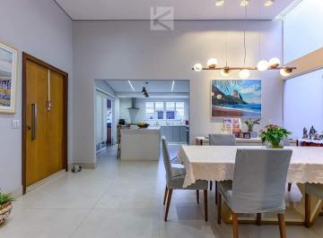 Sala · Casa Reformada com Excelentes Acabamentos disponível para Venda no Guará II
