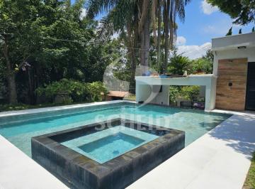Casa · 423m² · 5 Quartos · 10 Vagas · Casa Térrea a venda na Chácara Monte Alegre com 1200 m² de terreno.