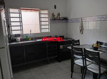 Casa · 201m² · 3 Quartos · 3 Vagas · Ótimo Sobrado com 3 Dormitórios à Venda em Pararangaba!