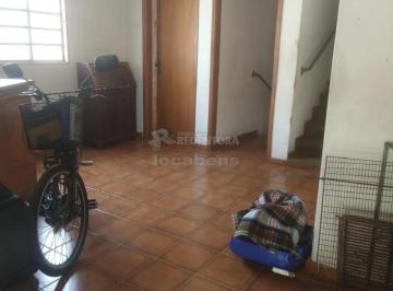 Casa · 198m² · 3 Quartos · 4 Vagas · Casa localizada no Jardim Aeroporto com 03 dormitórios e 04 vagas de garagem.