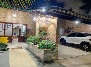 62e259700764129f18844b4560f0df97624ca160 · Casa com 3 quartos sendo 2 suítes, localizada no Feito