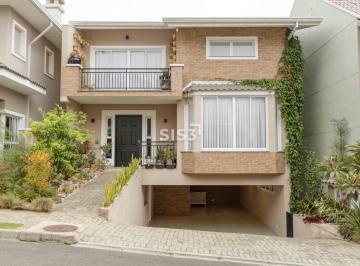 Casa · 333m² · 4 Quartos · 3 Vagas · Casa de 4 Quartos com 2 Suítes à Venda no Condomín