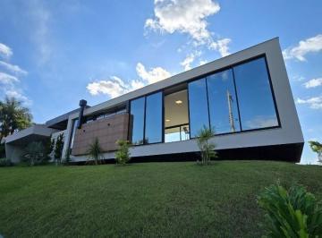bd56bafd4f2569a2eb3e5d38c2e4f4e2ea8f1dd1 · Casa Térrea de Esquina no Condomínio Saint Charbel – 3 Suítes, Energia Solar e Vista para o Morro de