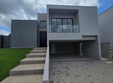 52af7cad1da00fd911d905941b6aa1c7b0a4da2b · Casa Térrea com 3 Suítes, Escritório e Piscina – Melhor Custo-Benefício com Fundo para a Mata!
