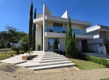 3b200c061552dfe22d64d972a25e5492fb9c0cda · Casa Mobiliada e Decorada de Esquina – 3 Suítes, Cinema, Área Gourmet e Piscina!