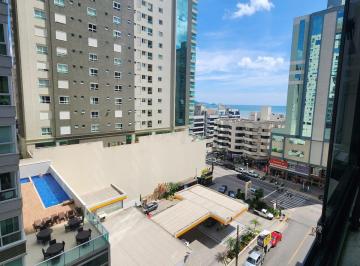 Apartamento de 3 quartos, Itapema · Apartamento de 3 dormitórios! Na meia praia