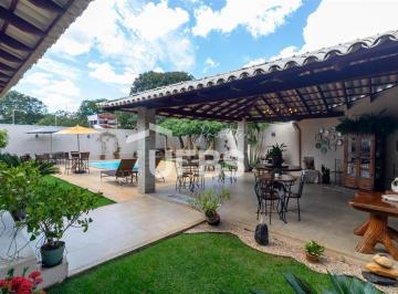 Casa · 370m² · 8 Quartos · 0 - Casa 8 quartos, sendo 8 suítes