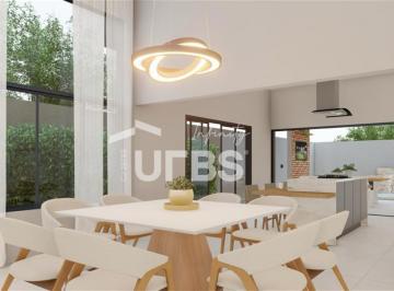 Casa · 198m² · 4 Quartos · 2 Vagas · BELISSIMA CASA TERREA COM PISCINA,AREA GOURMET E VISTA PARA O NASCENTE