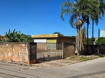 Terreno , São Sebastião · Terreno medindo 1.638 m² com galpão em alvenaria.