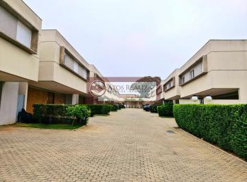 Casa · 215m² · 4 Vagas · Casa para alugar no Bolsão de Interlagos SP: 2 suítes, 4 banheiros