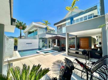 Casa · 237m² · 3 Quartos · 3 Vagas · Linda casa no Recreio - Condomínio Art Life