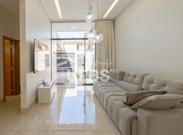 Casa · 172m² · 3 Quartos · 2 Vagas · Linda casa com 3Q No Setor Santa Genoveva.