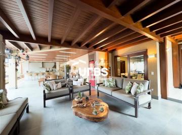 Casa · 370m² · 3 Quartos · 4 Vagas · Sobrado de Esquina no Setor Jaó