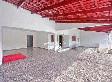 Casa · 374m² · 4 Quartos · 4 Vagas · Casa 3 qtos a venda no Parque Amazônia.
