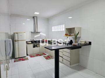 Casa · 100m² · 3 Quartos · 4 Vagas · Casa Jardim America