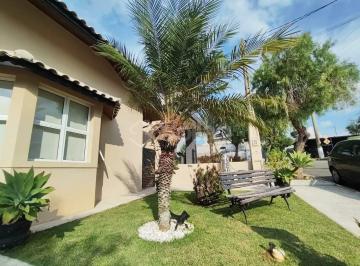 Casa · 228m² · 3 Quartos · 2 Vagas · Casa mobiliada com 3 suítes no Condômino recanto dos Paturis em Vinhedo