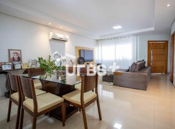 Casa · 210m² · 3 Quartos · 2 Vagas · 0 - Casa 3 quartos, sendo 3 suítes