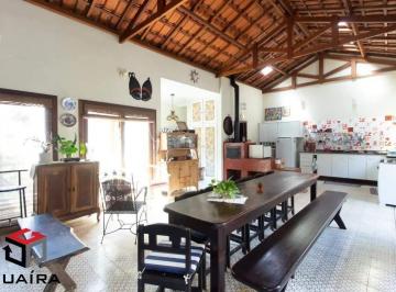 Casa · 283m² · 3 Quartos · 3 Vagas · Maravilhosa e espaçosa casa á venda com 3 quartos no Planalto Paulista.