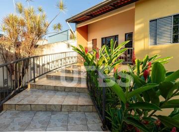 Casa · 441m² · 4 Quartos · 8 Vagas · Sobrado Rua C-181