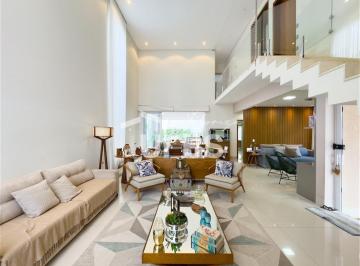 Casa · 288m² · 4 Quartos · 4 Vagas · Sobrado perfeito para sua família