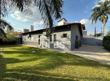 Casa · 255m² · 4 Quartos · 2 Vagas · Casa comercial à venda próximo ao Parque Vaca Brava