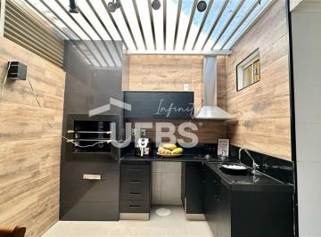 Casa · 130m² · 3 Quartos · 2 Vagas · Residencial Village Macedo Monteiro I - Sobrado 3 quartos, sendo 1 suíte