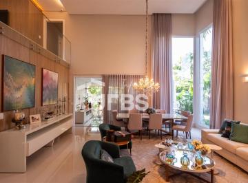 Casa · 383m² · 4 Quartos · 6 Vagas · Maravilhoso sobrado com 4 suítes no Alphaville Flamboyant.