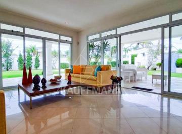 Casa · 757m² · 5 Quartos · 4 Vagas · Casa à Venda na Praia da Enseada - 5 Suítes - 4 Vagas - 757m² de Área Construída