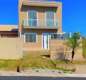 38c02fdaebda52452f56b20169235bd554d38c14 · Casa Duplex de 3 quartos com suite e quintal